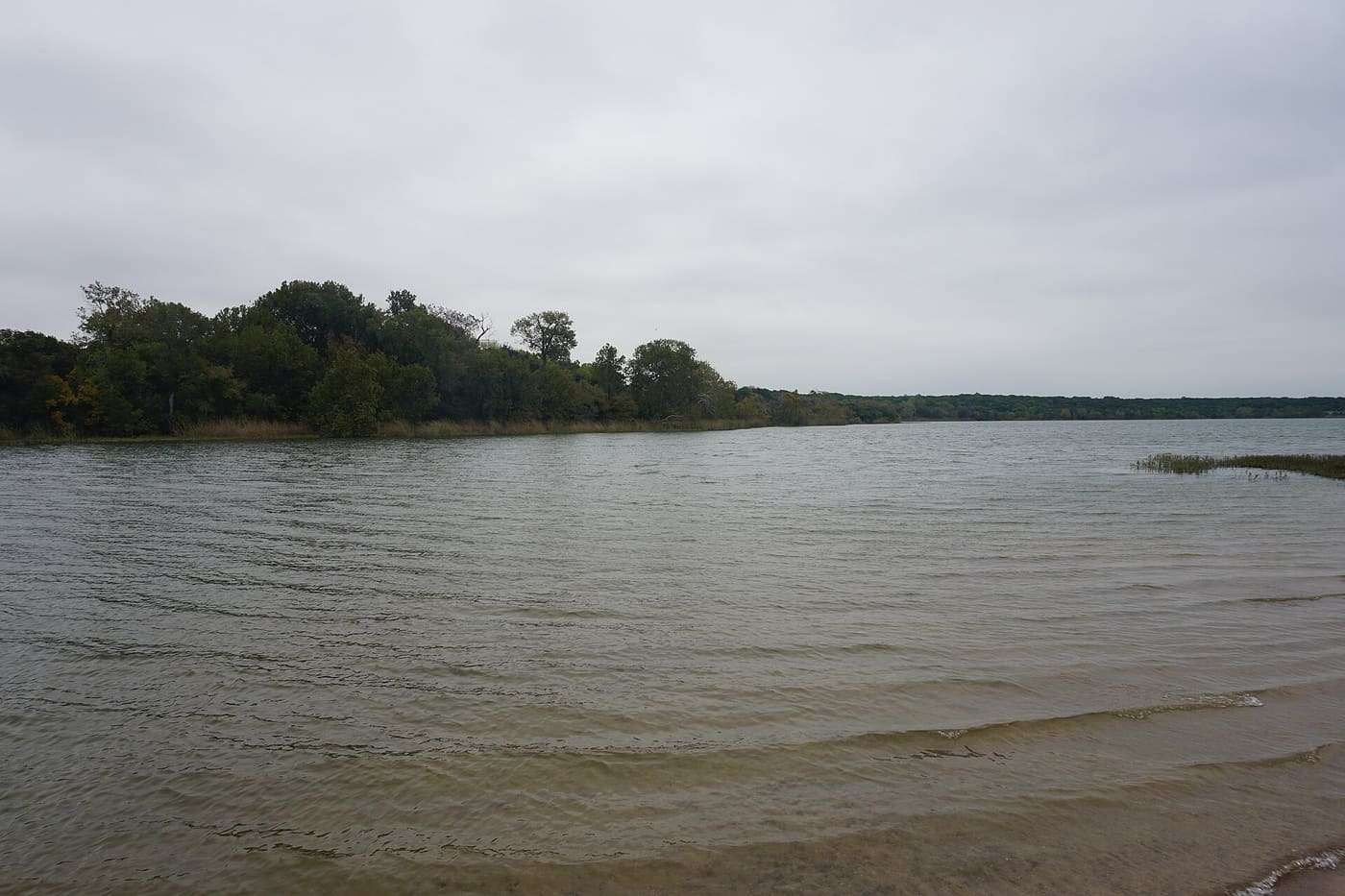 Cedar Lake at Cleburne State Park in Johnson County , Texas ( United States ).